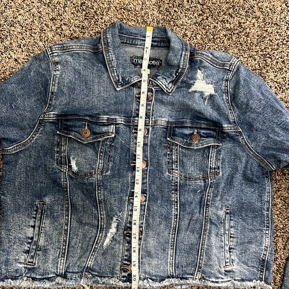 Maurices cropped distressed denim jacket - Picture 5 of 7